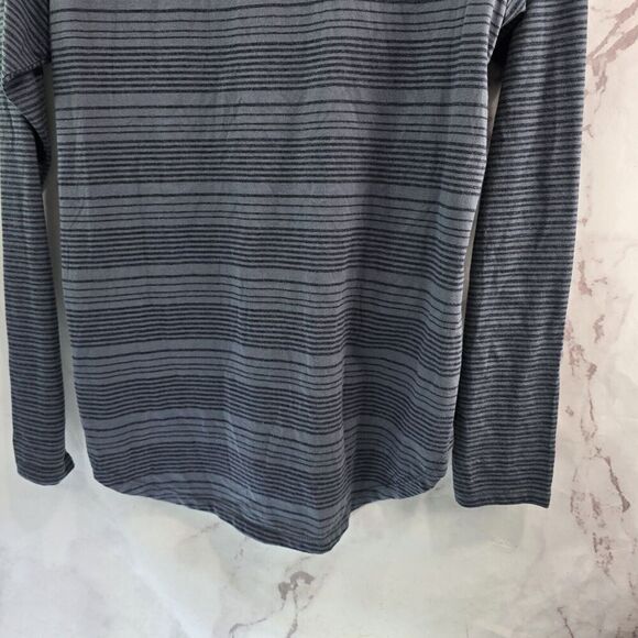 Kuhl Shirt Womens Medium Gray Rae Striped Long Sleeve Crew Neck Tee T Pocket - Picture 7 of 10